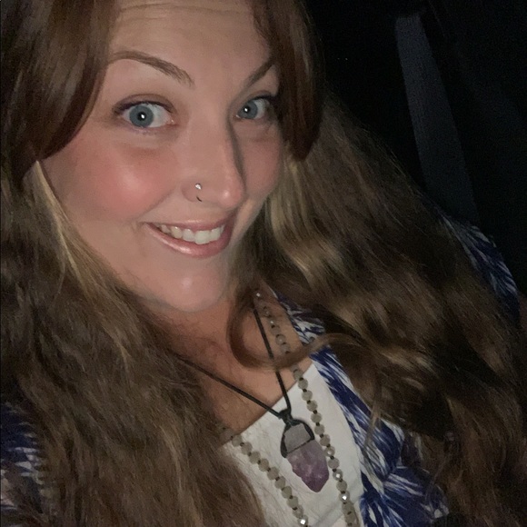 Meet your Posher, Nici! 🥰 - Picture 2 of 13